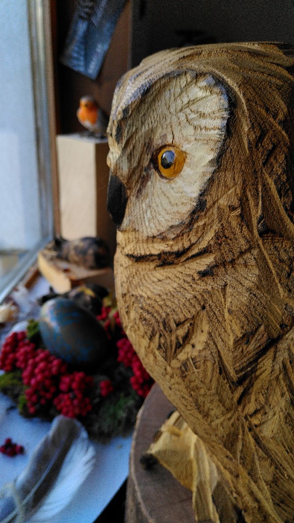 Eule aus Eichenholz
